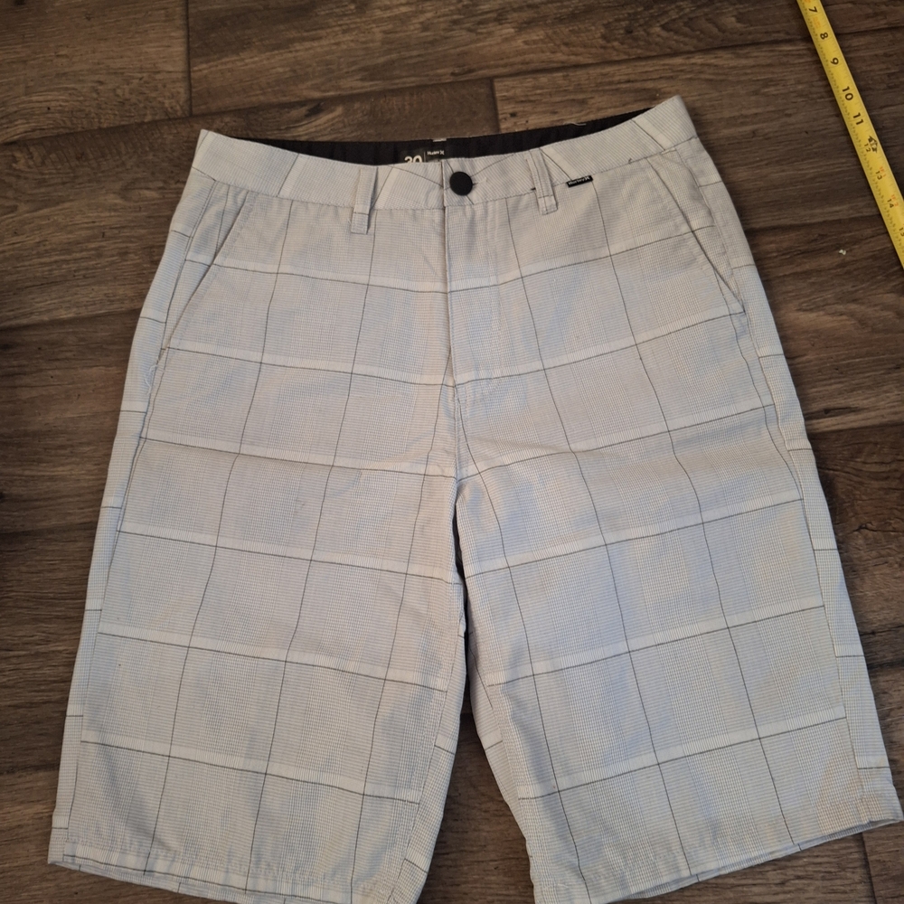 Hurley Men’s Flat Front Shorts – White/Blue (Size 30)